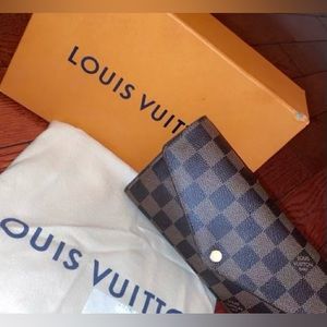 SOLD-Louis Vuitton Sarah Wallet